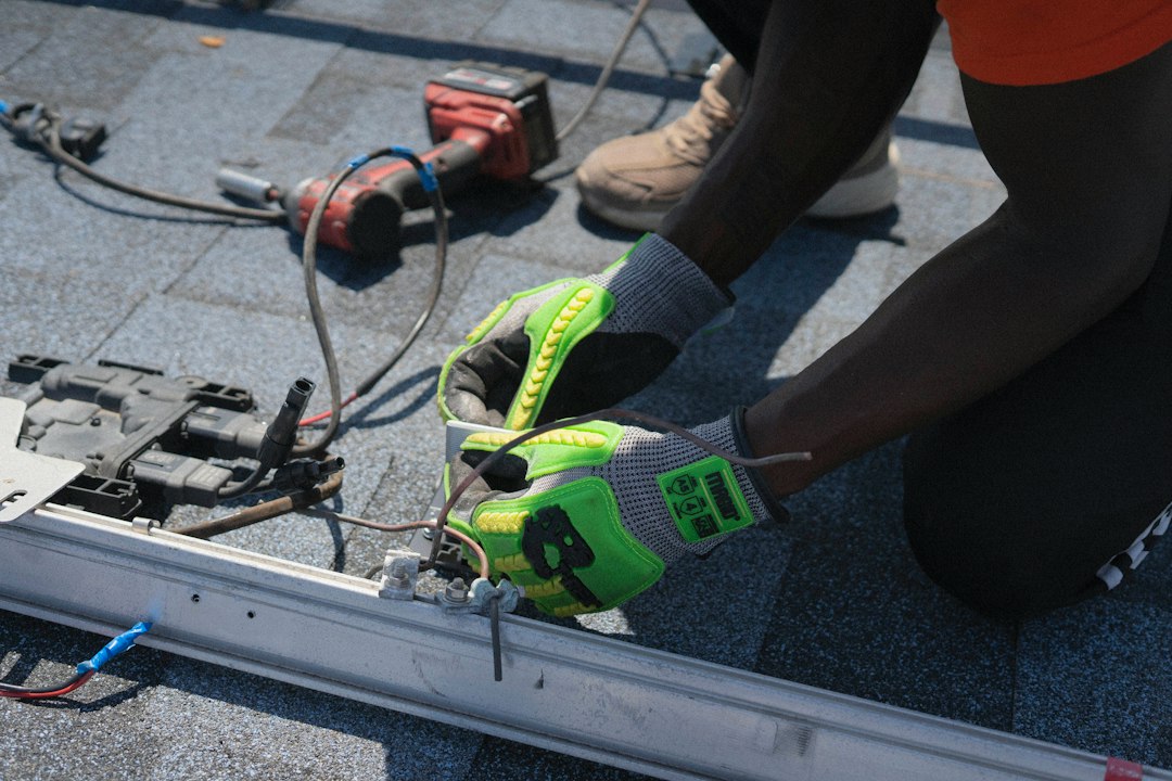 Raccordement électrique des onduleurs et batteries