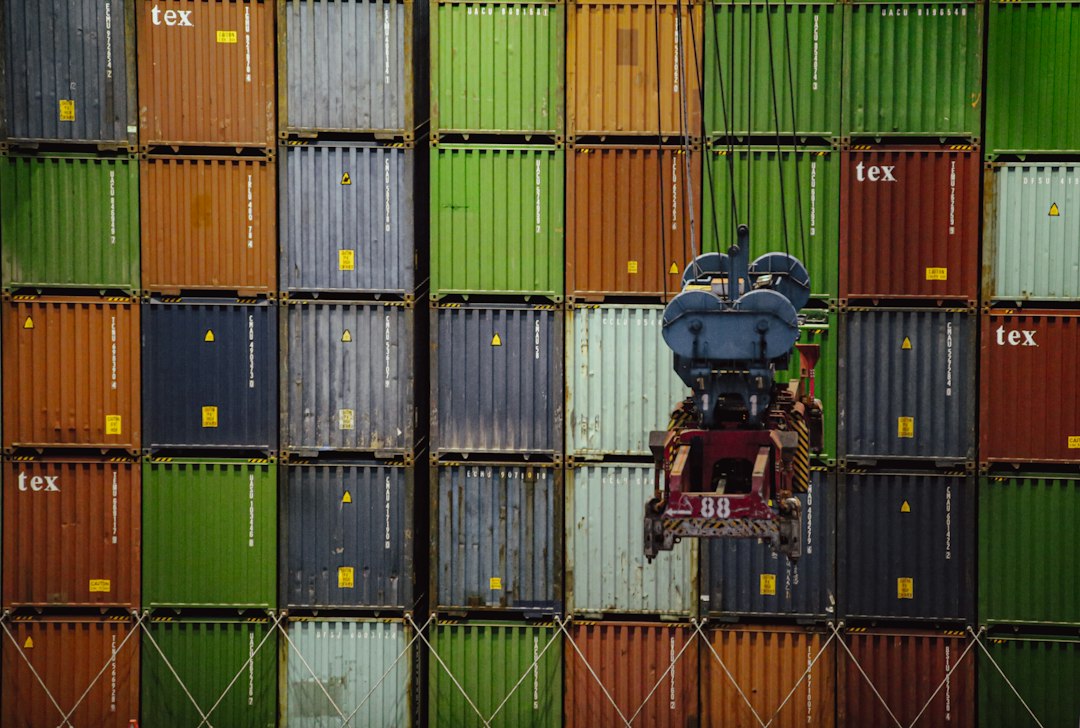 Conteneurs d'équipements et logistique portuaire